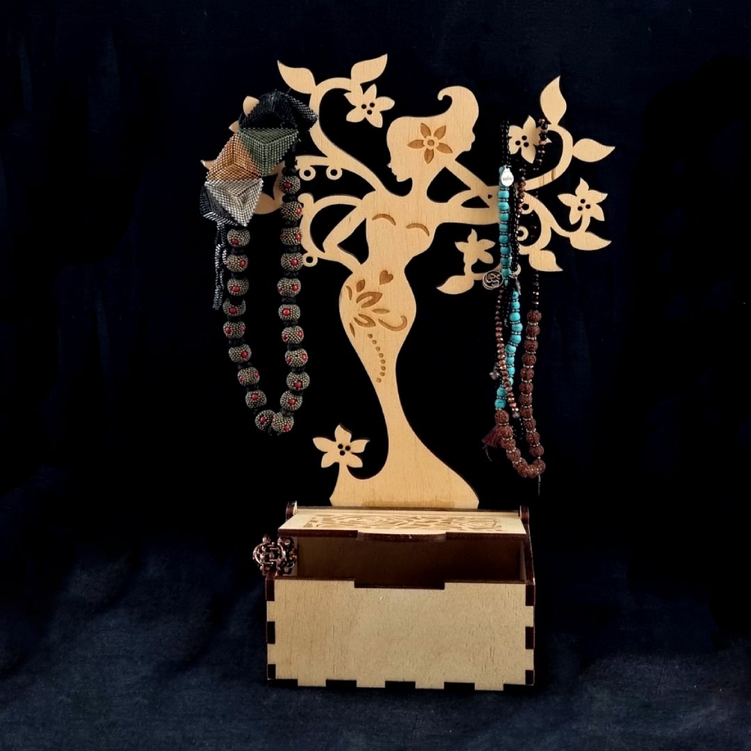 wood gift jeweler